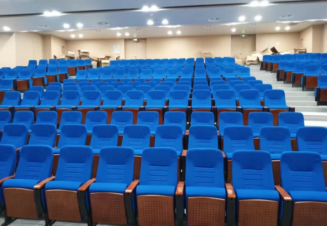 The First Affiliated Hospital of Zhengzhou University, China. (2)_副本.jpg