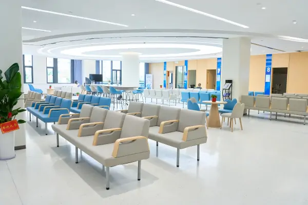 Will choosing the wrong infusion chair affect outpatient efficiency?